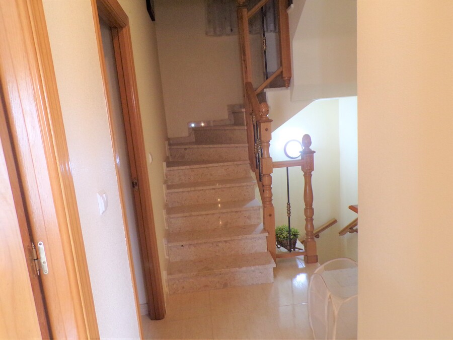 SUN565: Townhouse for rent in Los Altos