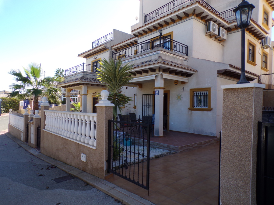 SUN592: Quad House for sale in Villamartin