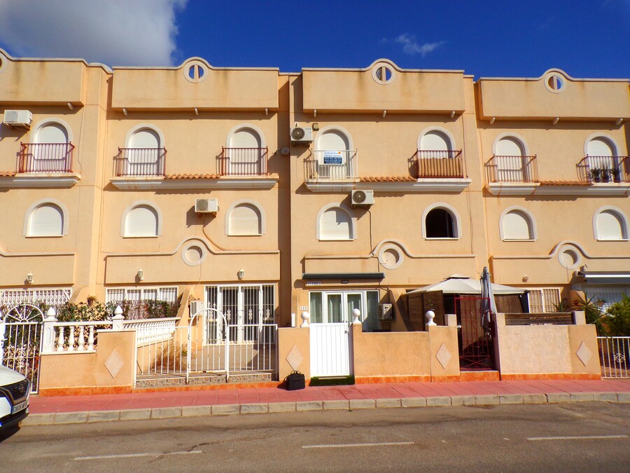 SUN704: Townhouse for sale in Villamartin ,El Presidente
