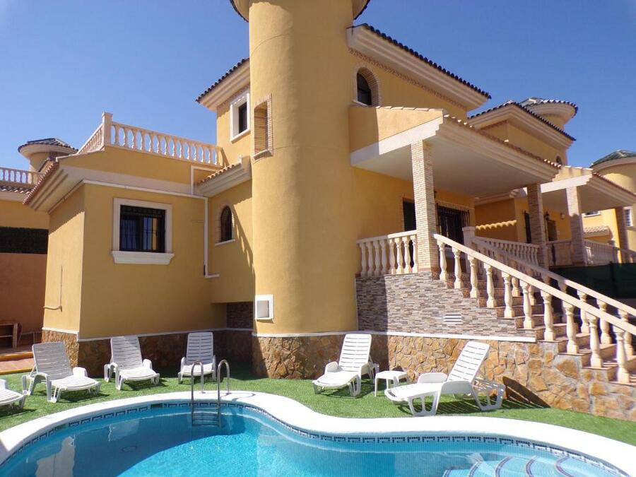 SUN614: Detached Villa for rent in Villamartin ,PAU26