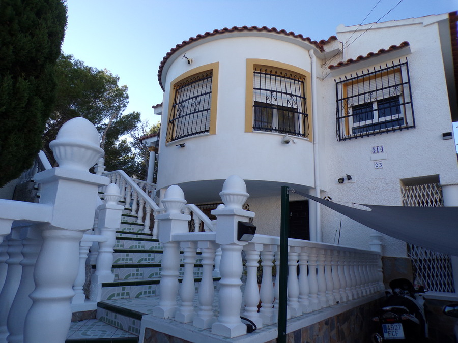 SUN727: Villa for sale in Villamartin