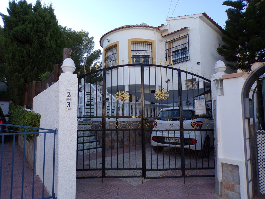 SUN727: Villa for sale in Villamartin