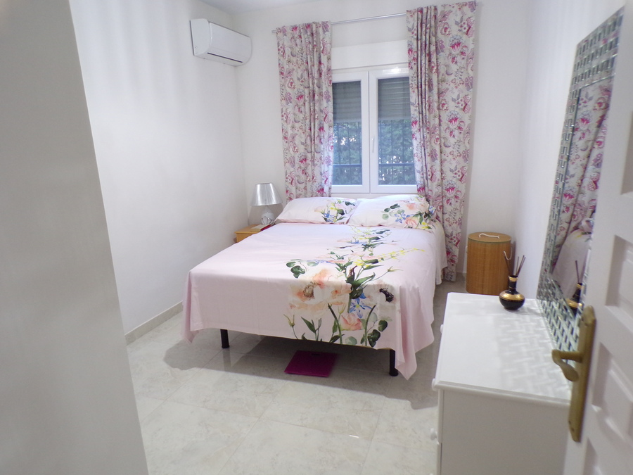 SUN727: Villa for sale in Villamartin