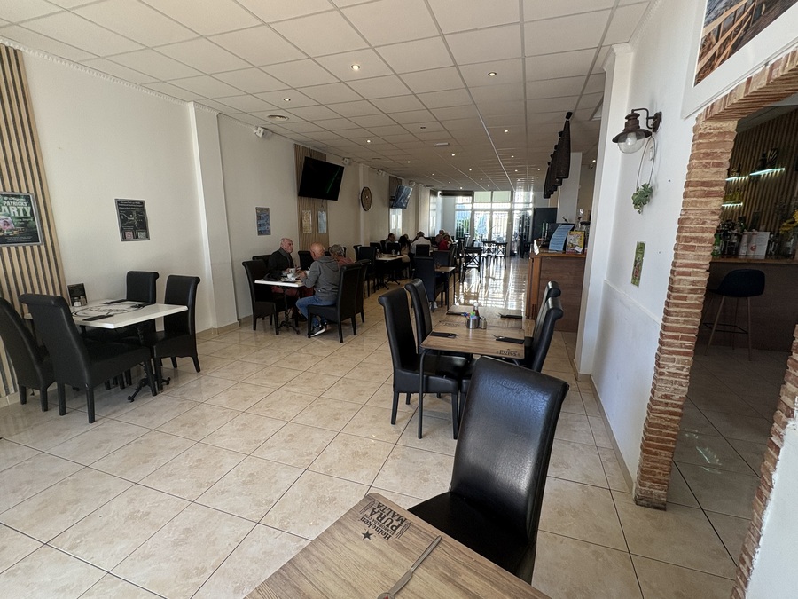 SUN740: Commercial for rent in Villamartin ,El Galan