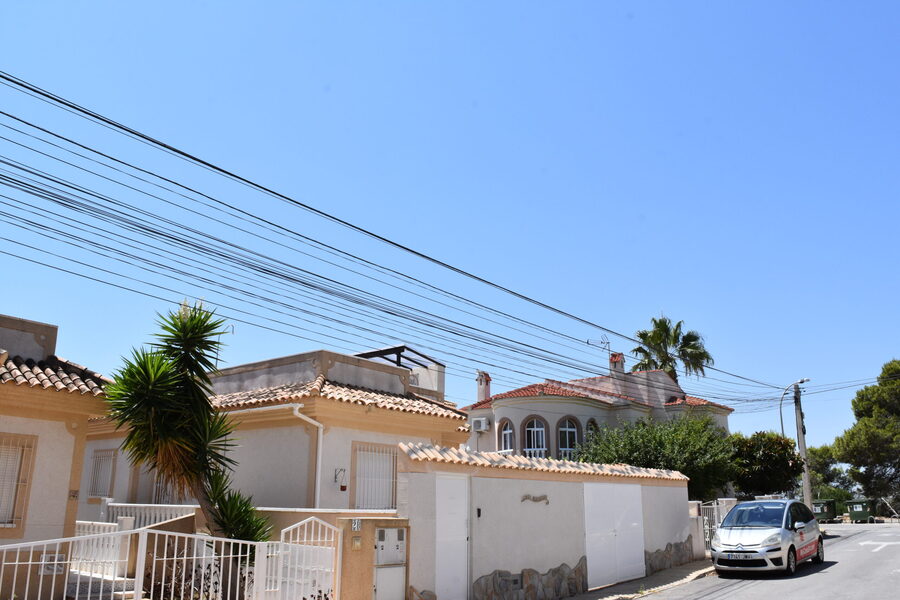 SUN491: Detached Villa for rent in Villamartin