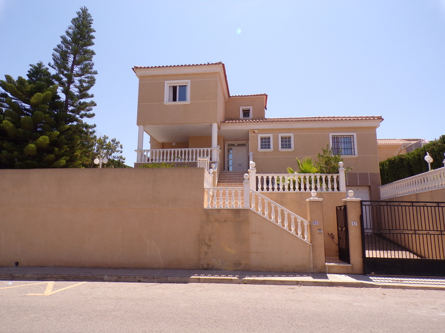 SUN535: Detached Villa for rent in Los Altos