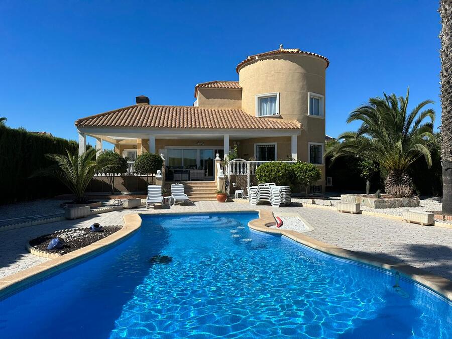 Ref SUN535 Detached Villa for rent in Los Altos