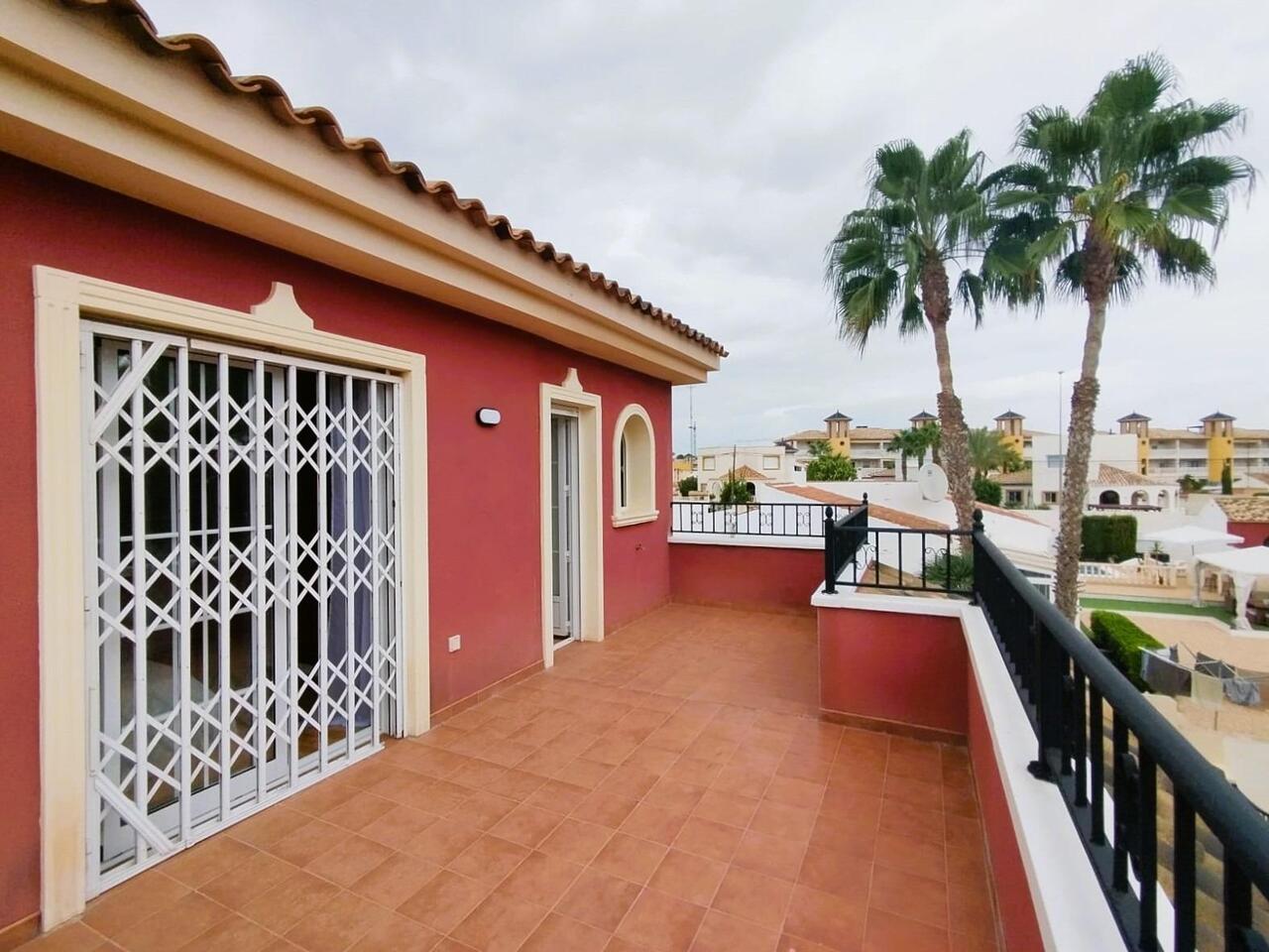 COR2663-2344: Villa for sale in Orihuela Costa