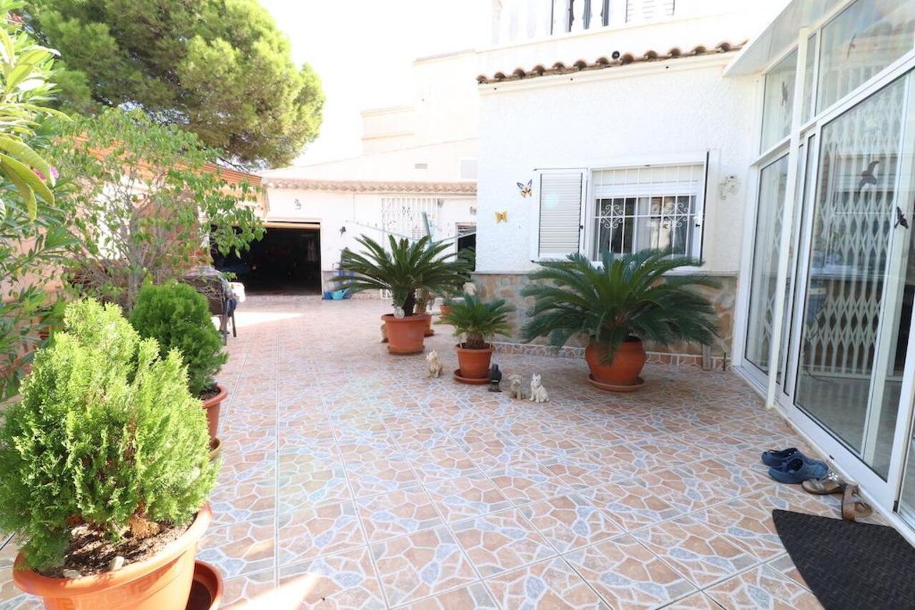 COR2678-2344: Terraced house for sale in Orihuela Costa