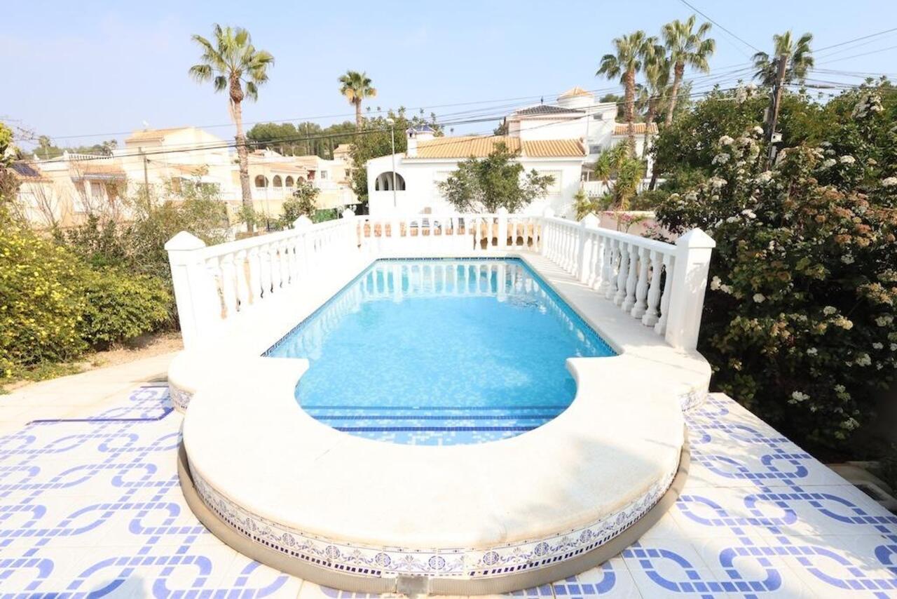 COR2870-2344: Villa for sale in Orihuela Costa