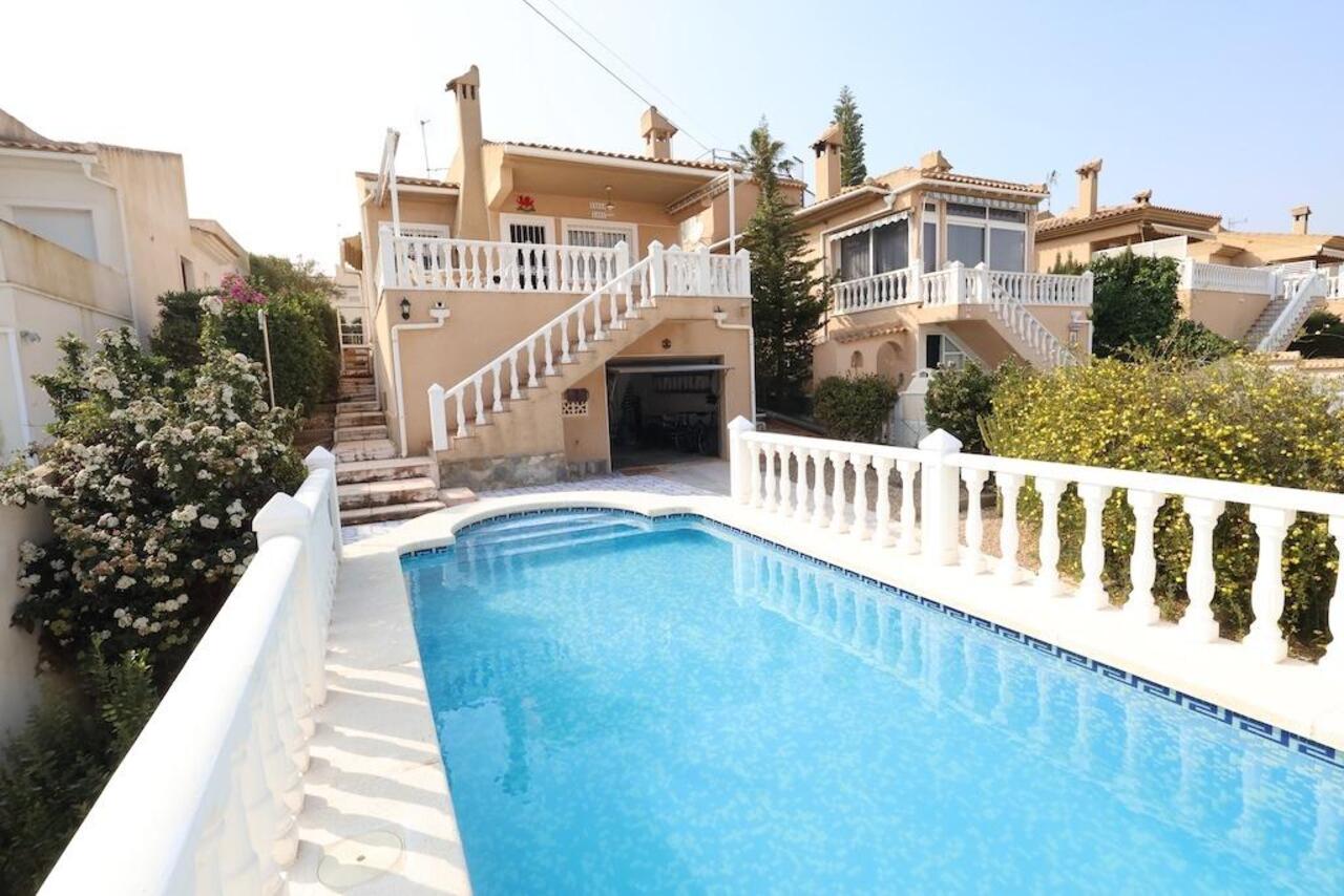 COR2870-2344: Villa for sale in Orihuela Costa