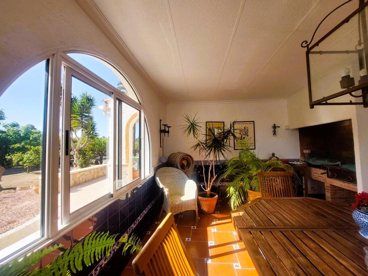 COR2896-2344: Masia for sale in La marina