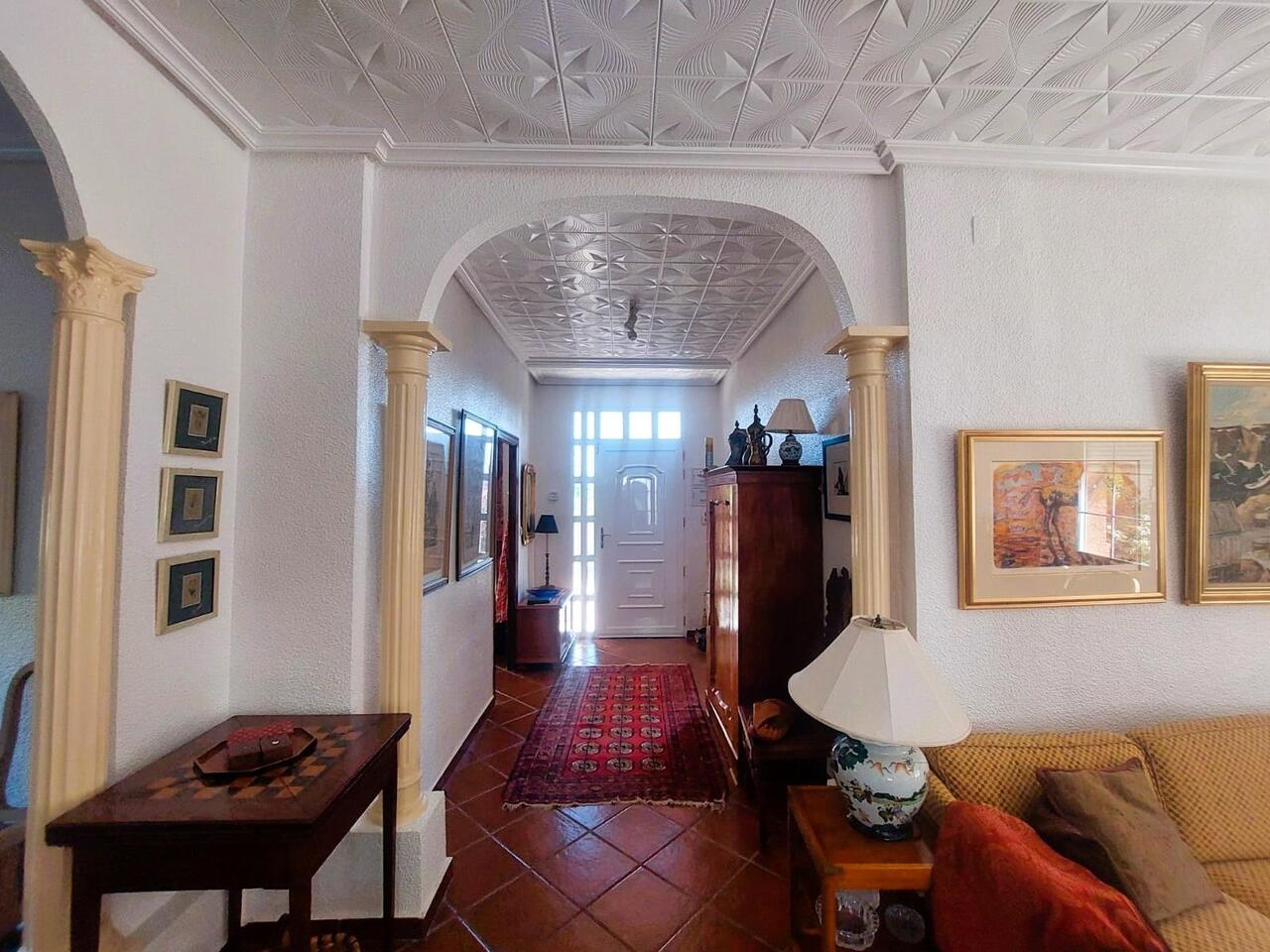 COR2896-2344: Masia for sale in La marina