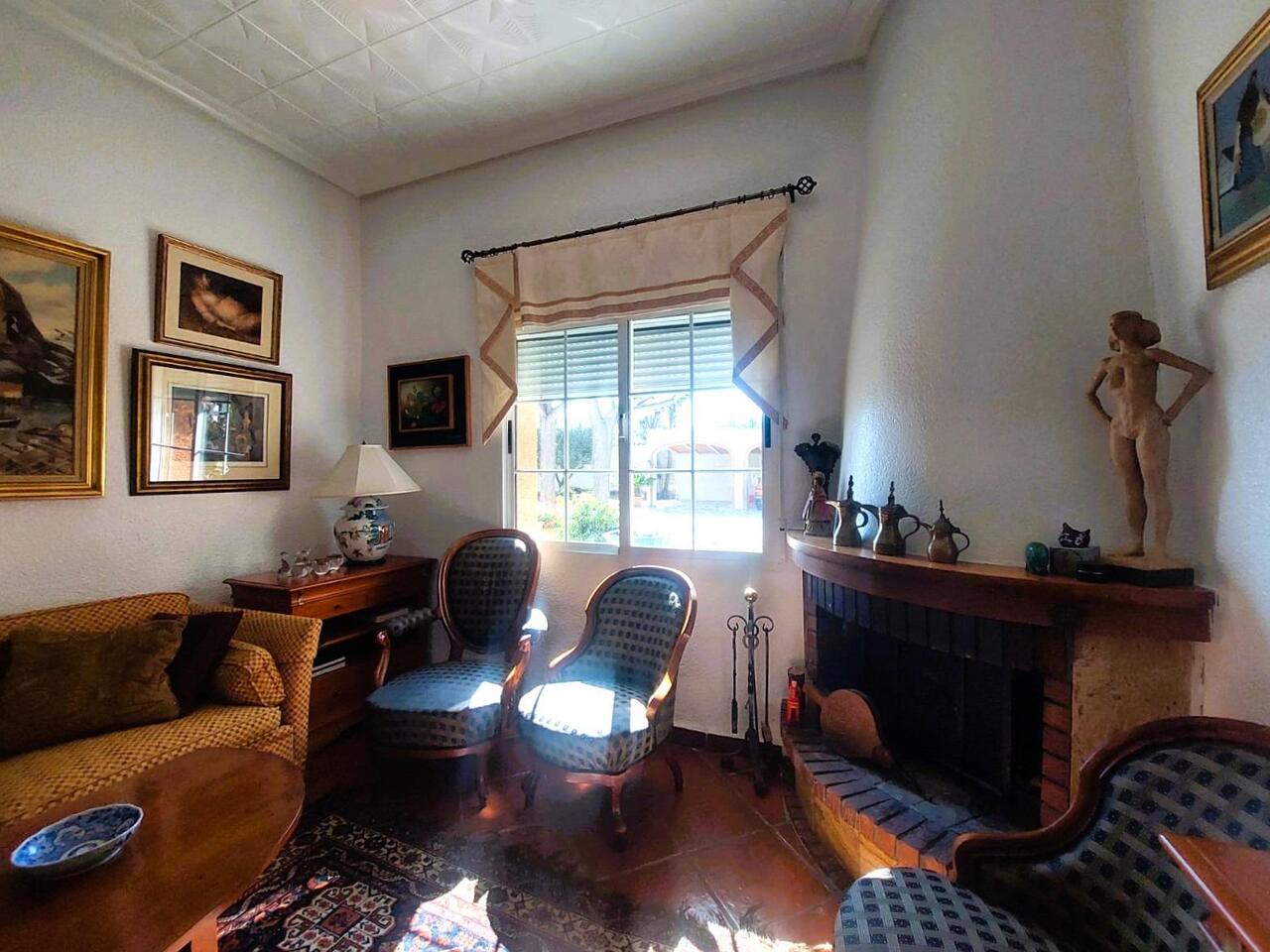 COR2896-2344: Masia for sale in La marina