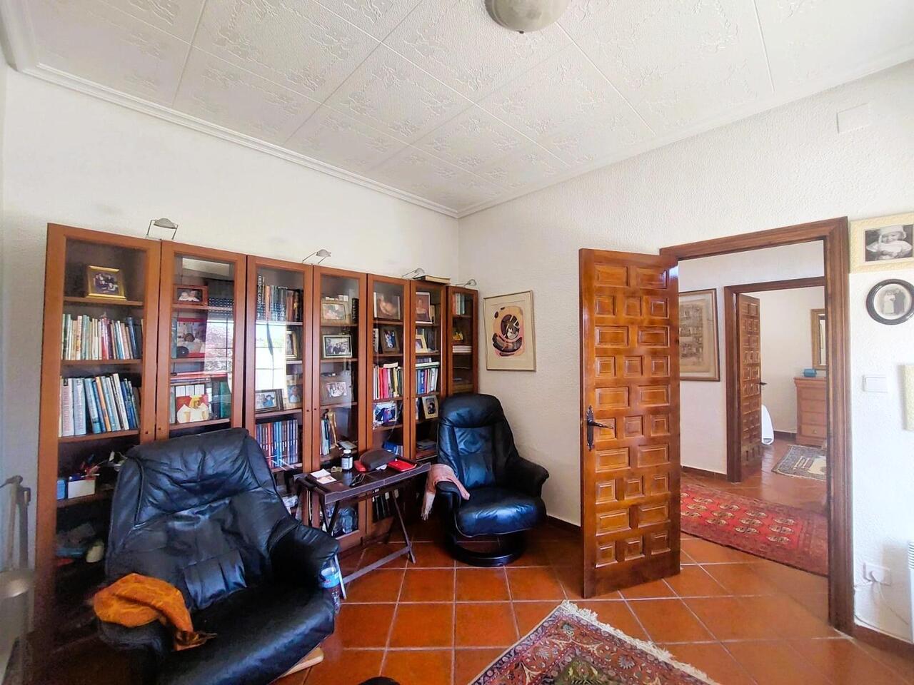 COR2896-2344: Masia for sale in La marina