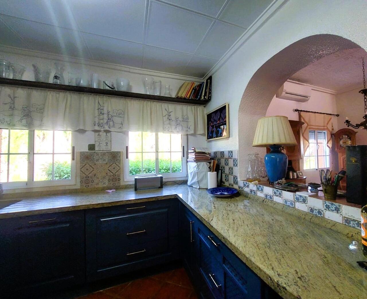 COR2896-2344: Masia for sale in La marina