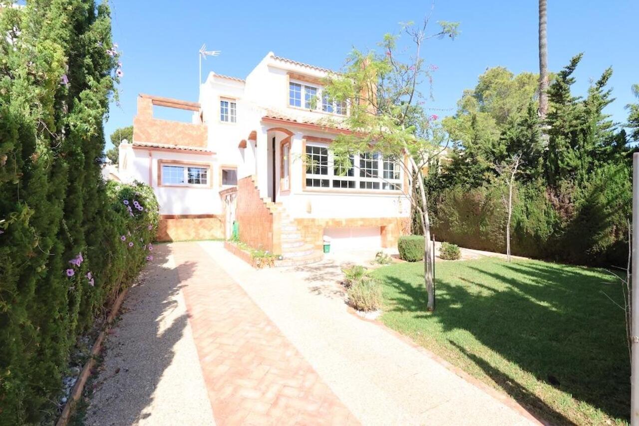 COR2910-2344: Villa for sale in Orihuela Costa