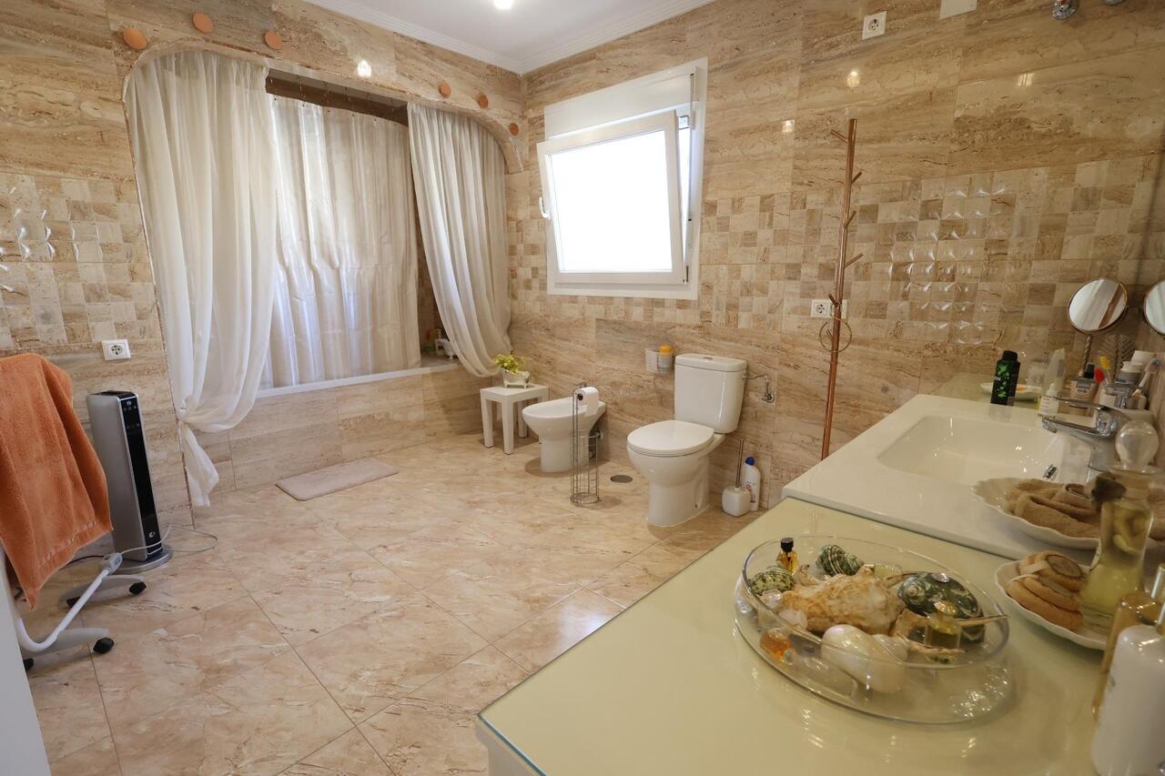 COR2944-2344: Villa for sale in Torrevieja