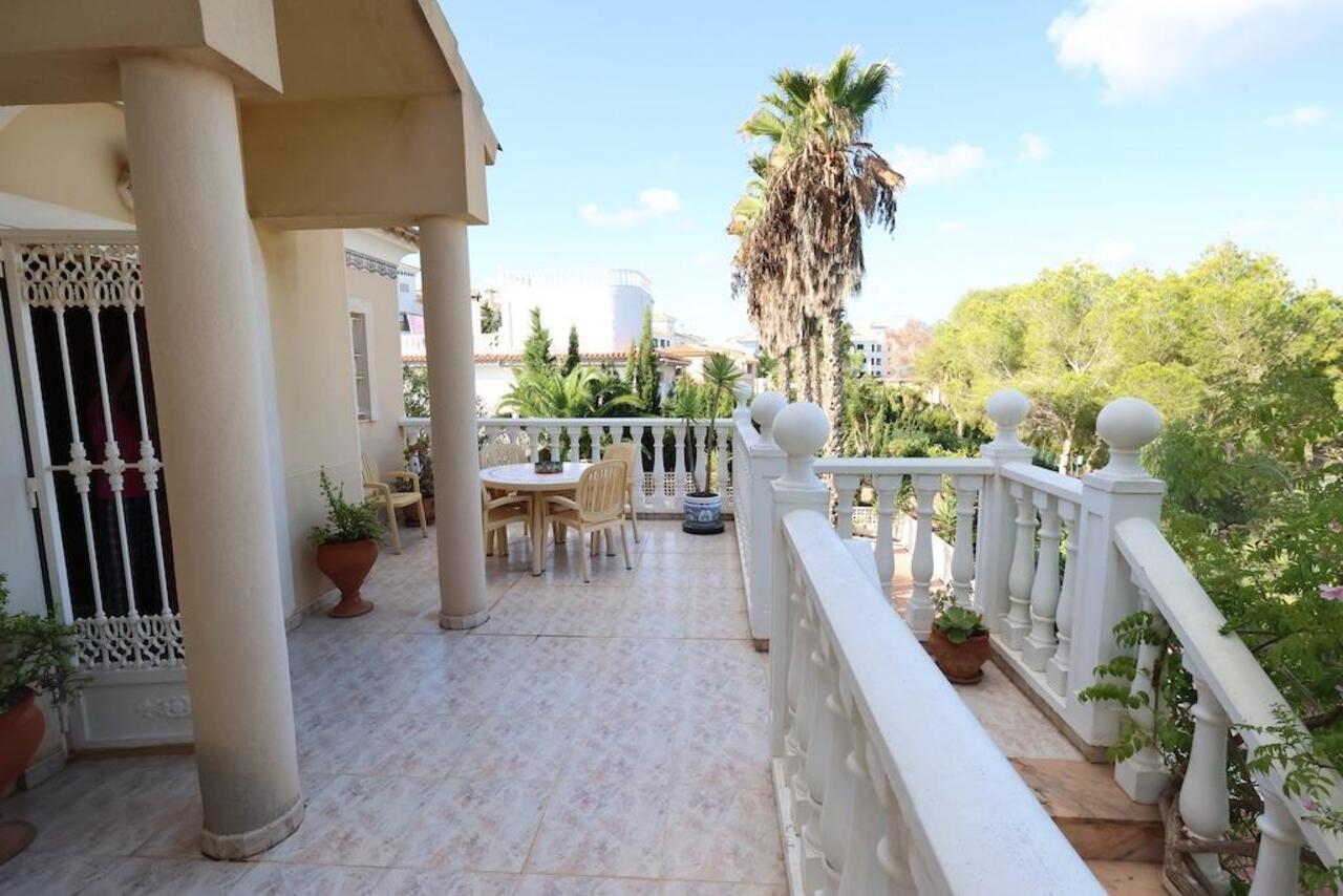 COR2946-2344: Villa for sale in Orihuela Costa