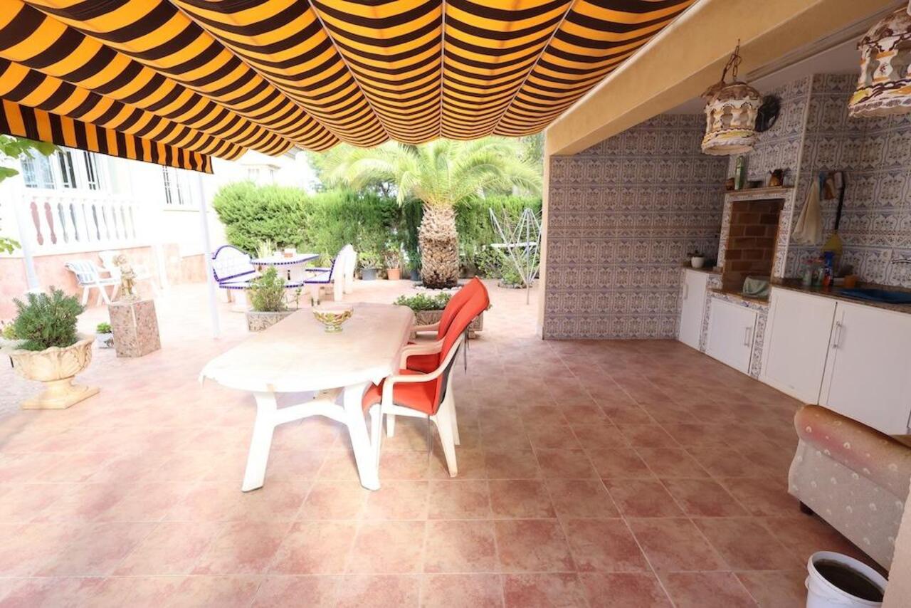COR2946-2344: Villa for sale in Orihuela Costa