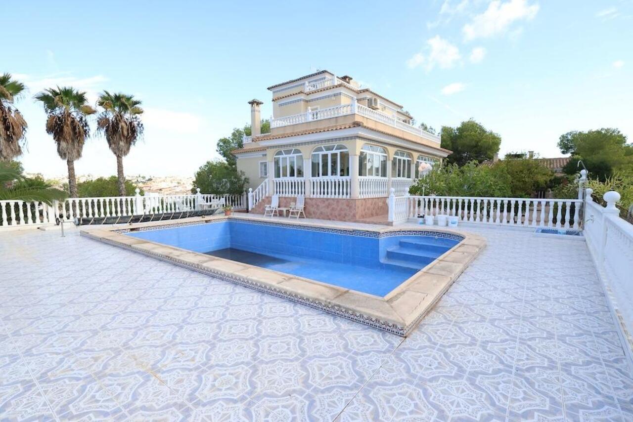 COR2946-2344: Villa for sale in Orihuela Costa