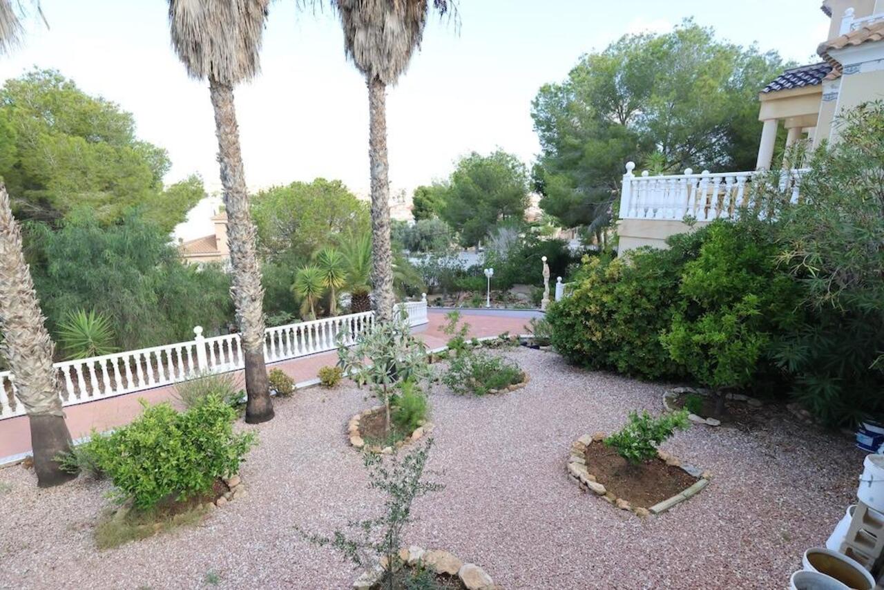 COR2946-2344: Villa for sale in Orihuela Costa