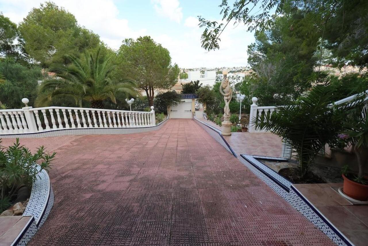 COR2946-2344: Villa for sale in Orihuela Costa