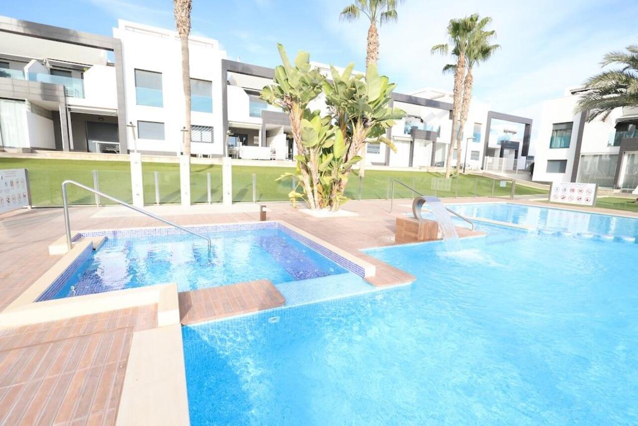 COR2955-2344: Bungalow for sale in Orihuela Costa