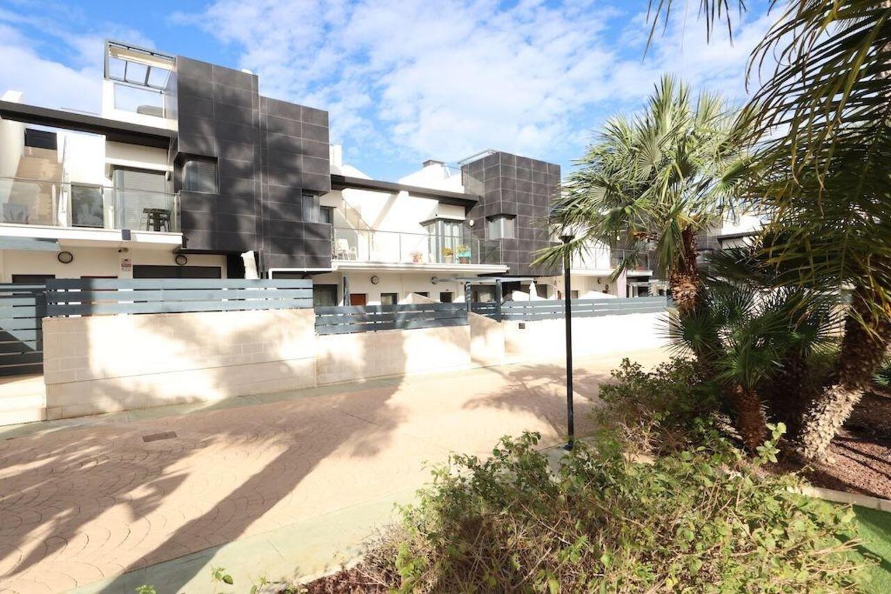 COR2968-2344: Terraced house for sale in Orihuela Costa