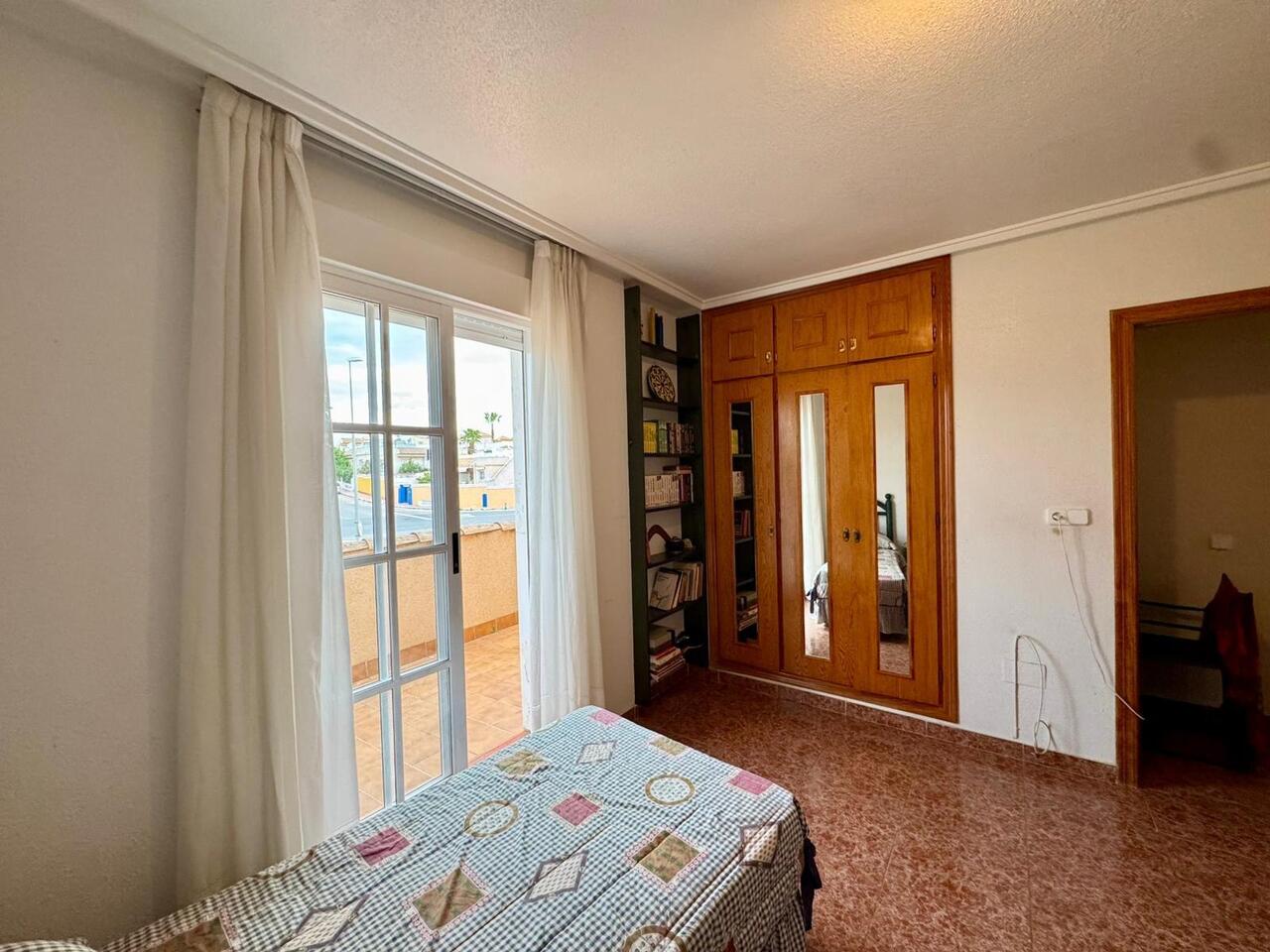 COR2978-2344: Villa for sale in Torrevieja