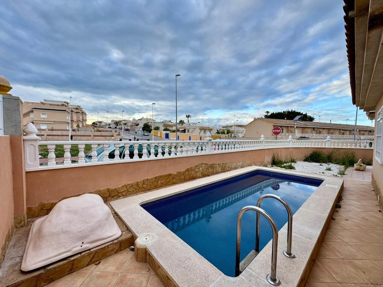 COR2978-2344: Villa for sale in Torrevieja