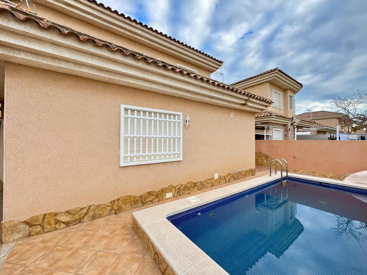 COR2978-2344: Villa for sale in Torrevieja