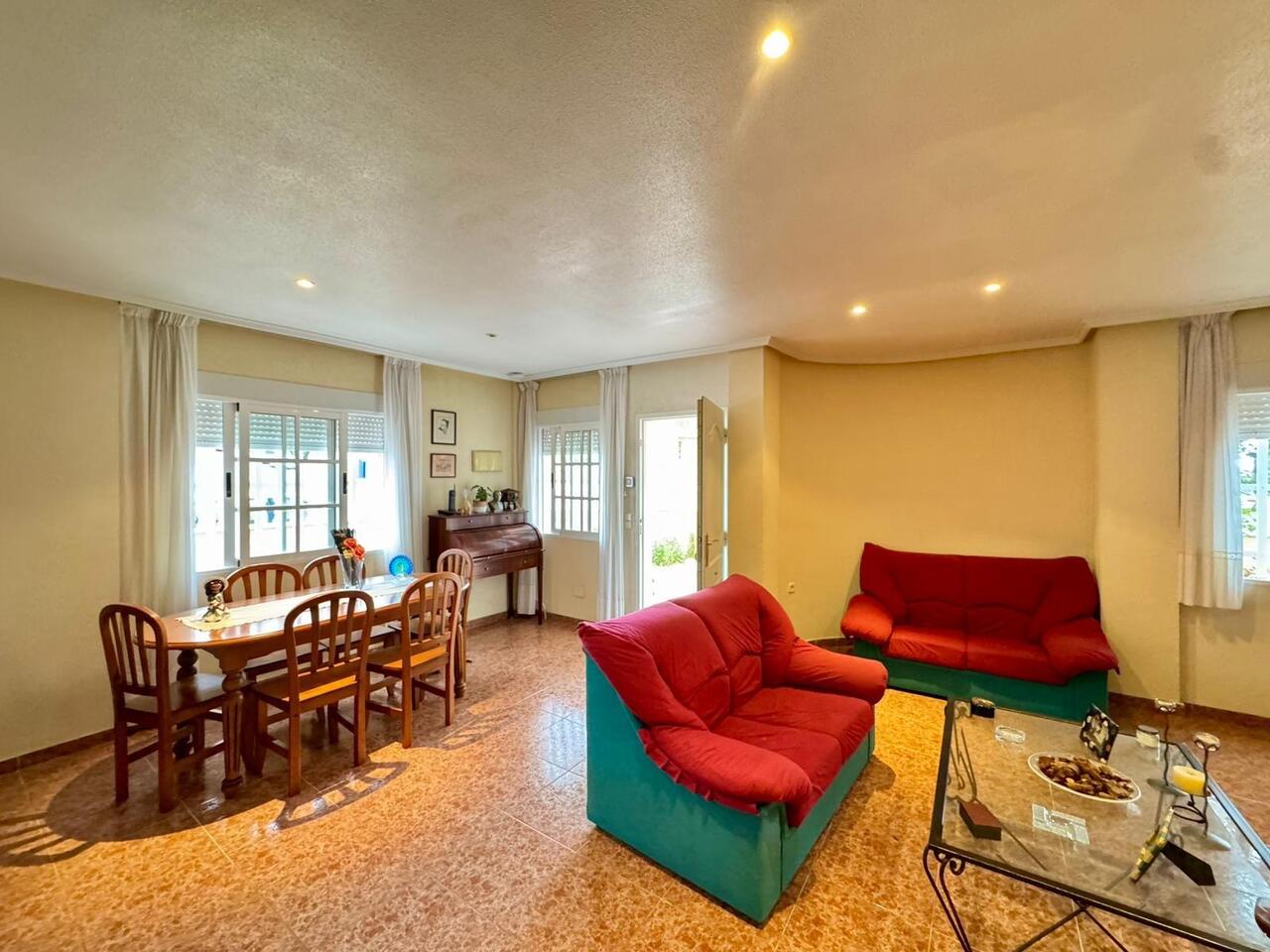 COR2978-2344: Villa for sale in Torrevieja