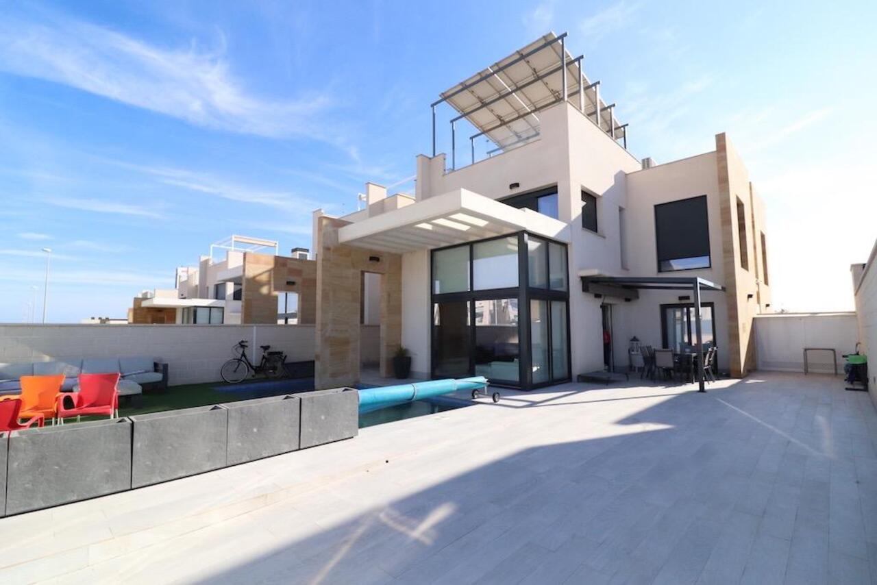 COR2979-2344: Villa for sale in Orihuela Costa