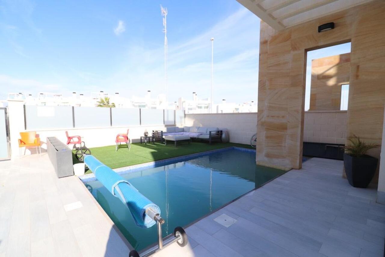 COR2979-2344: Villa for sale in Orihuela Costa