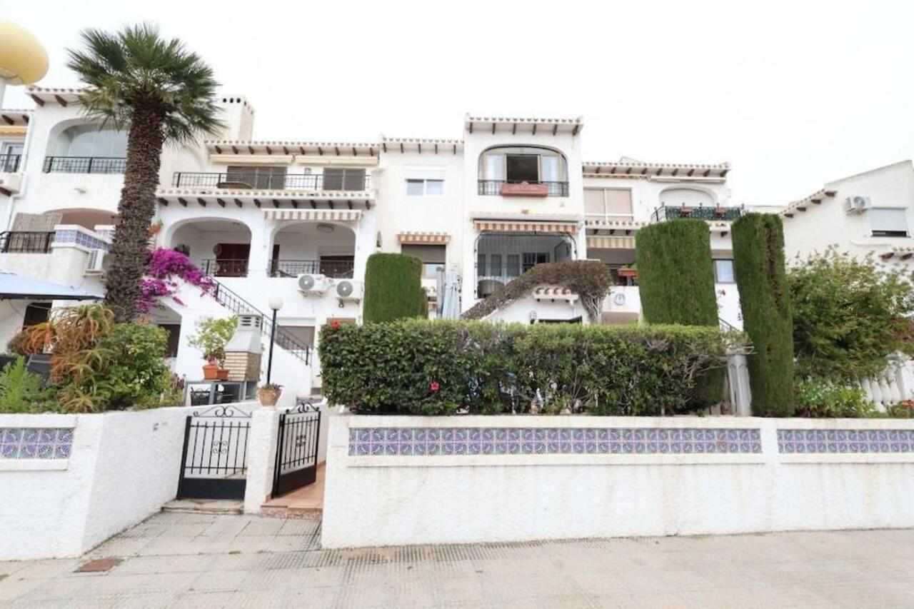 COR2982-2344: Duplex for sale in Cabo Roig
