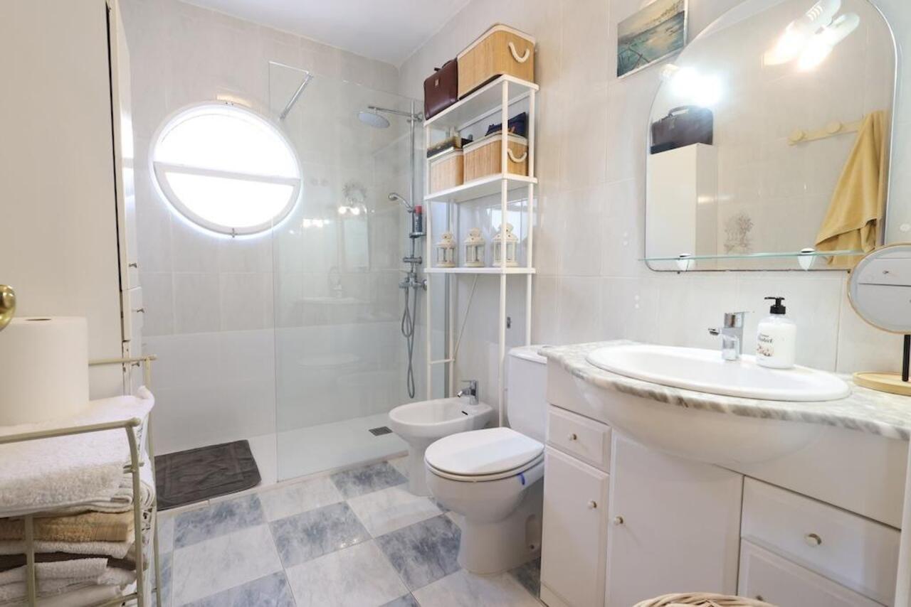 COR2989-2344: Terraced house for sale in Torrevieja