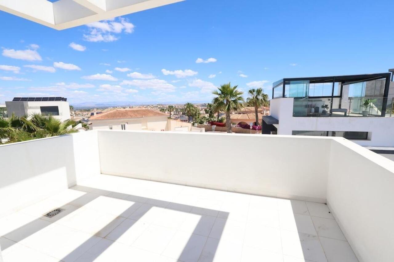 COR3000-2344: Villa for sale in Rojales
