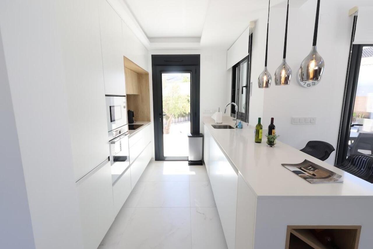 COR3000-2344: Villa for sale in Rojales