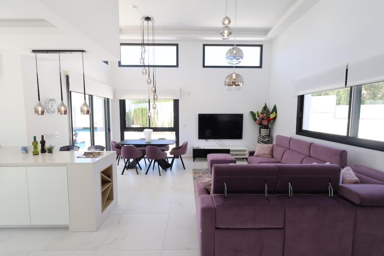 COR3000-2344: Villa for sale in Rojales
