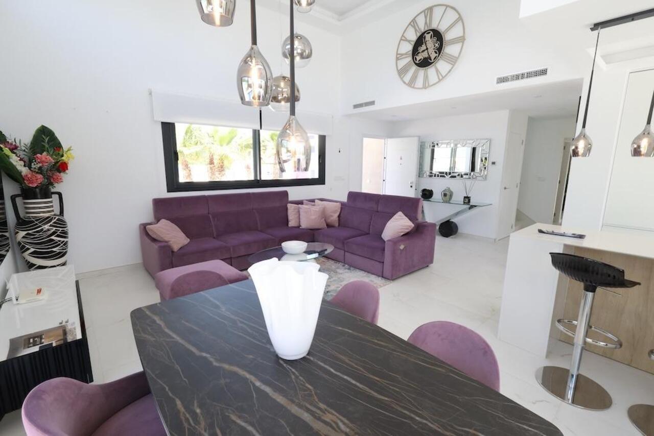COR3000-2344: Villa for sale in Rojales