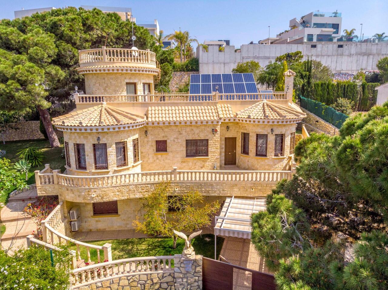 COR3002-2344: Villa for sale in Orihuela Costa