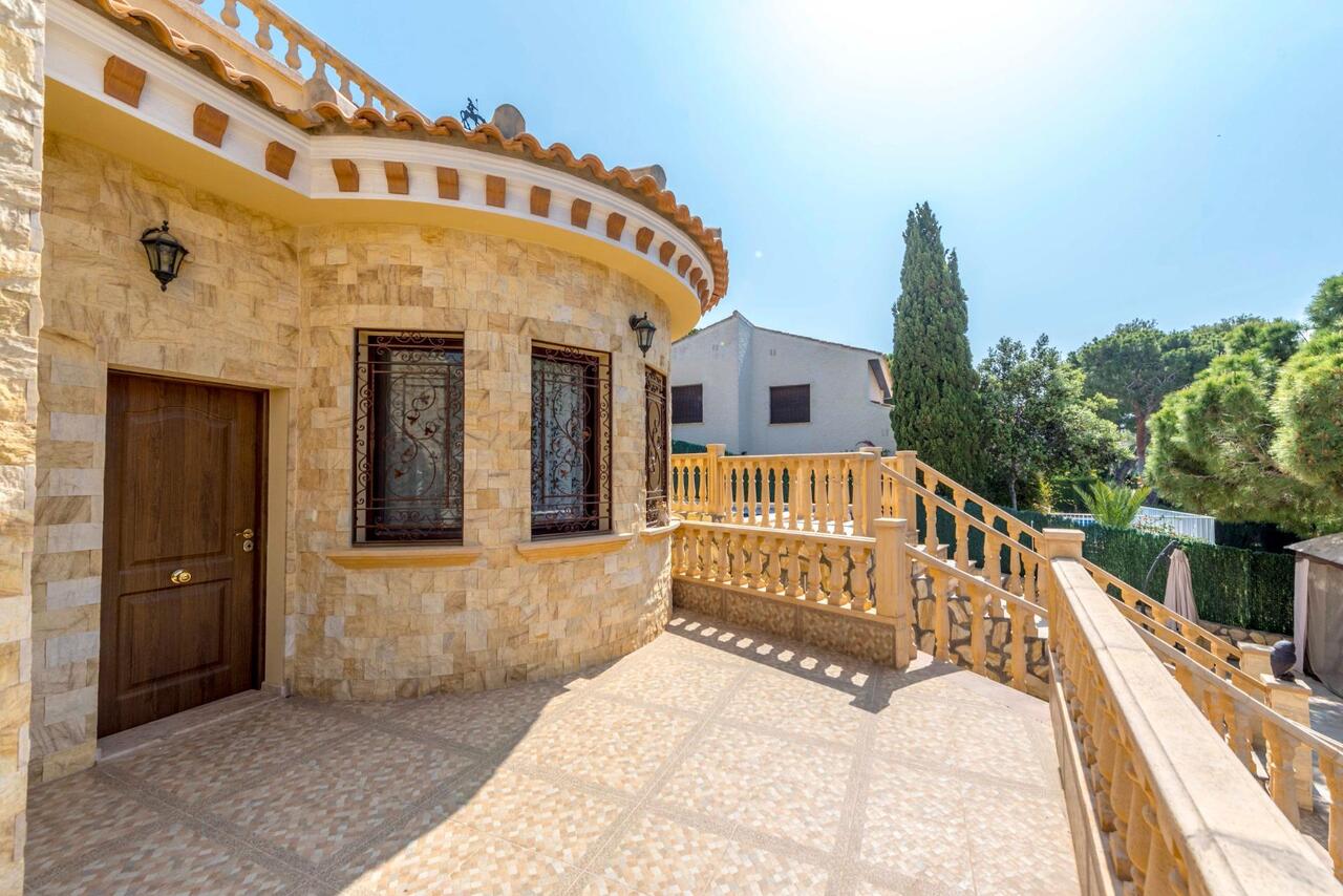 COR3002-2344: Villa for sale in Orihuela Costa