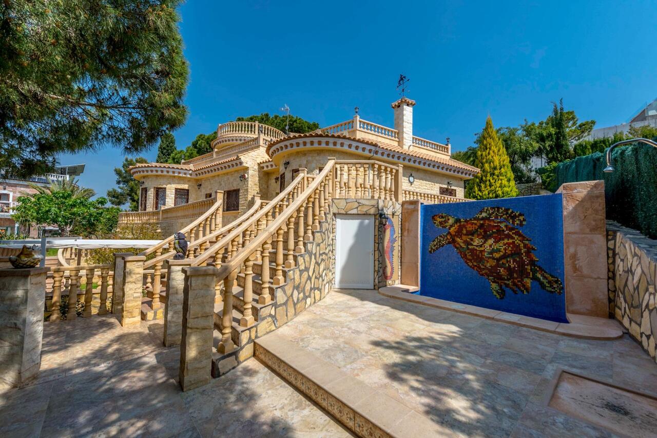 COR3002-2344: Villa for sale in Orihuela Costa