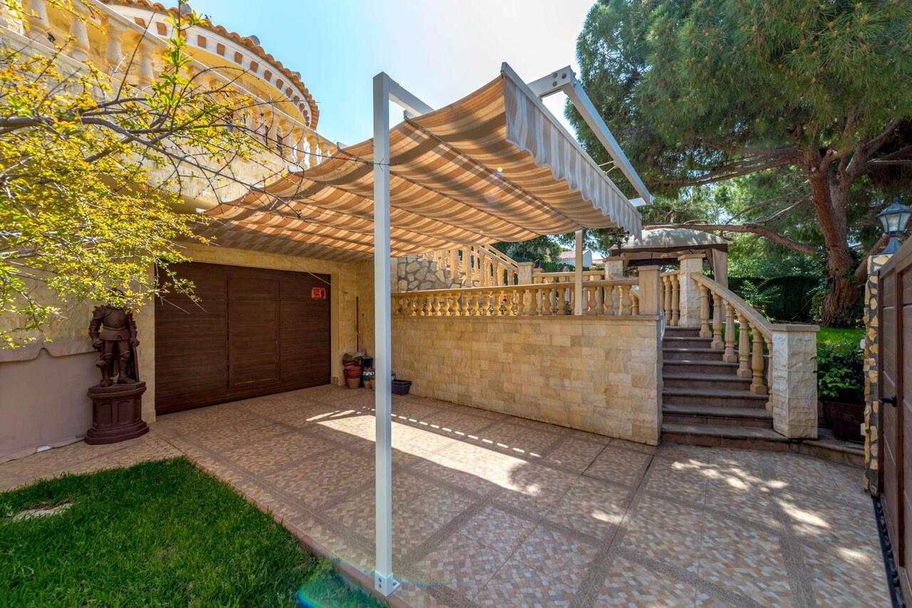 COR3002-2344: Villa for sale in Orihuela Costa