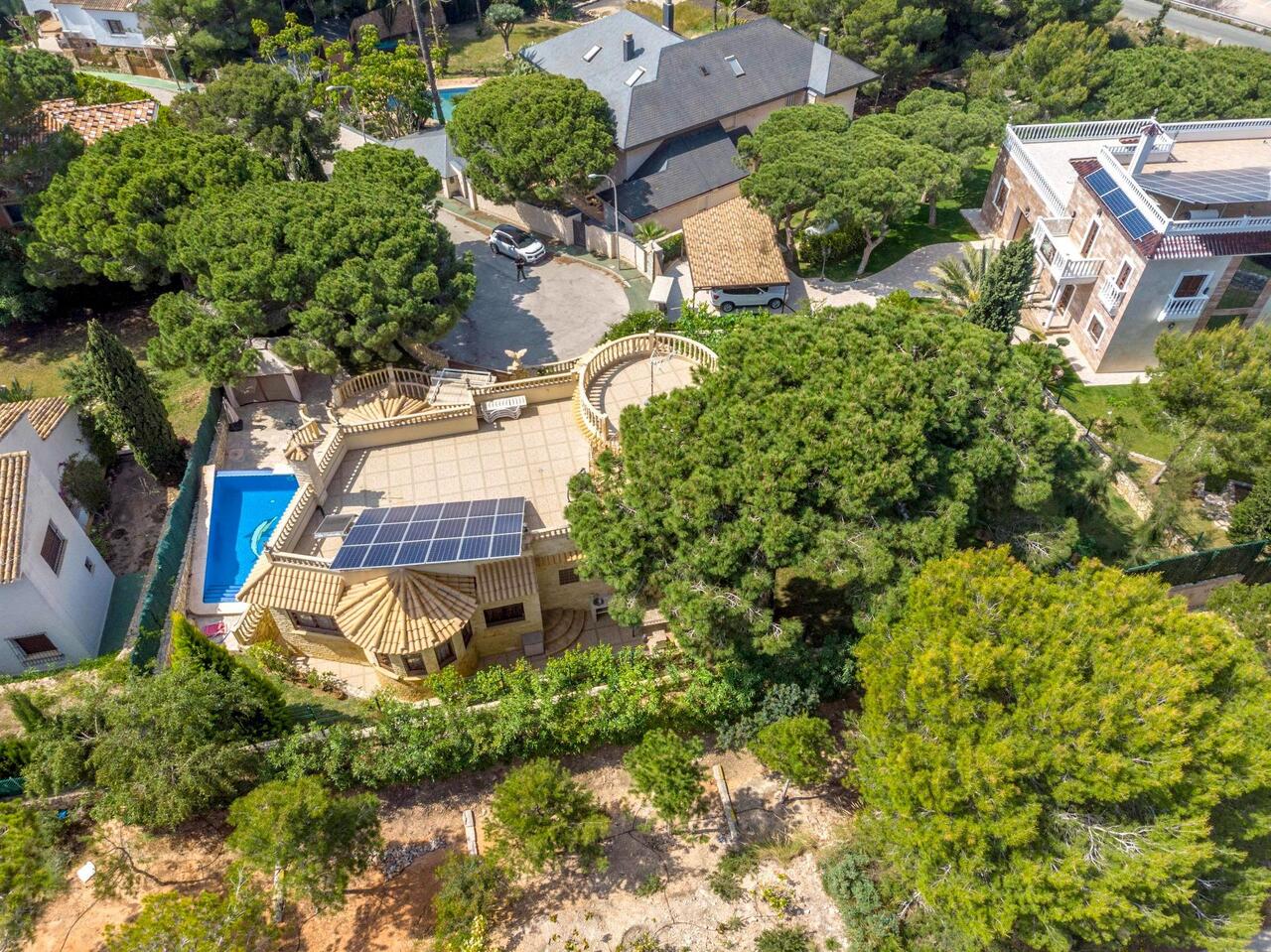 COR3002-2344: Villa for sale in Orihuela Costa