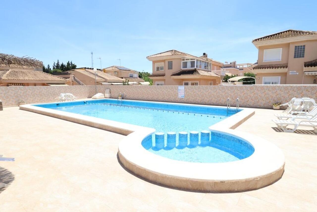 COR3004-2344: Villa for sale in Torrevieja