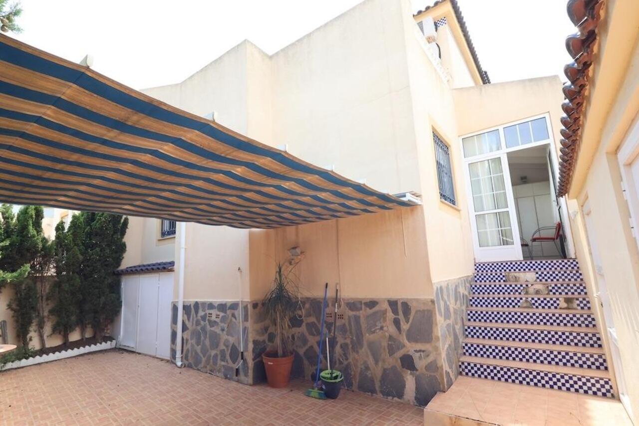COR3015-2344: Terraced house for sale in Torrevieja
