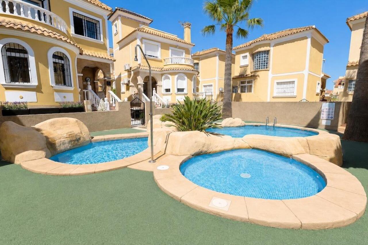 COR3027-2344: Villa for sale in Orihuela Costa