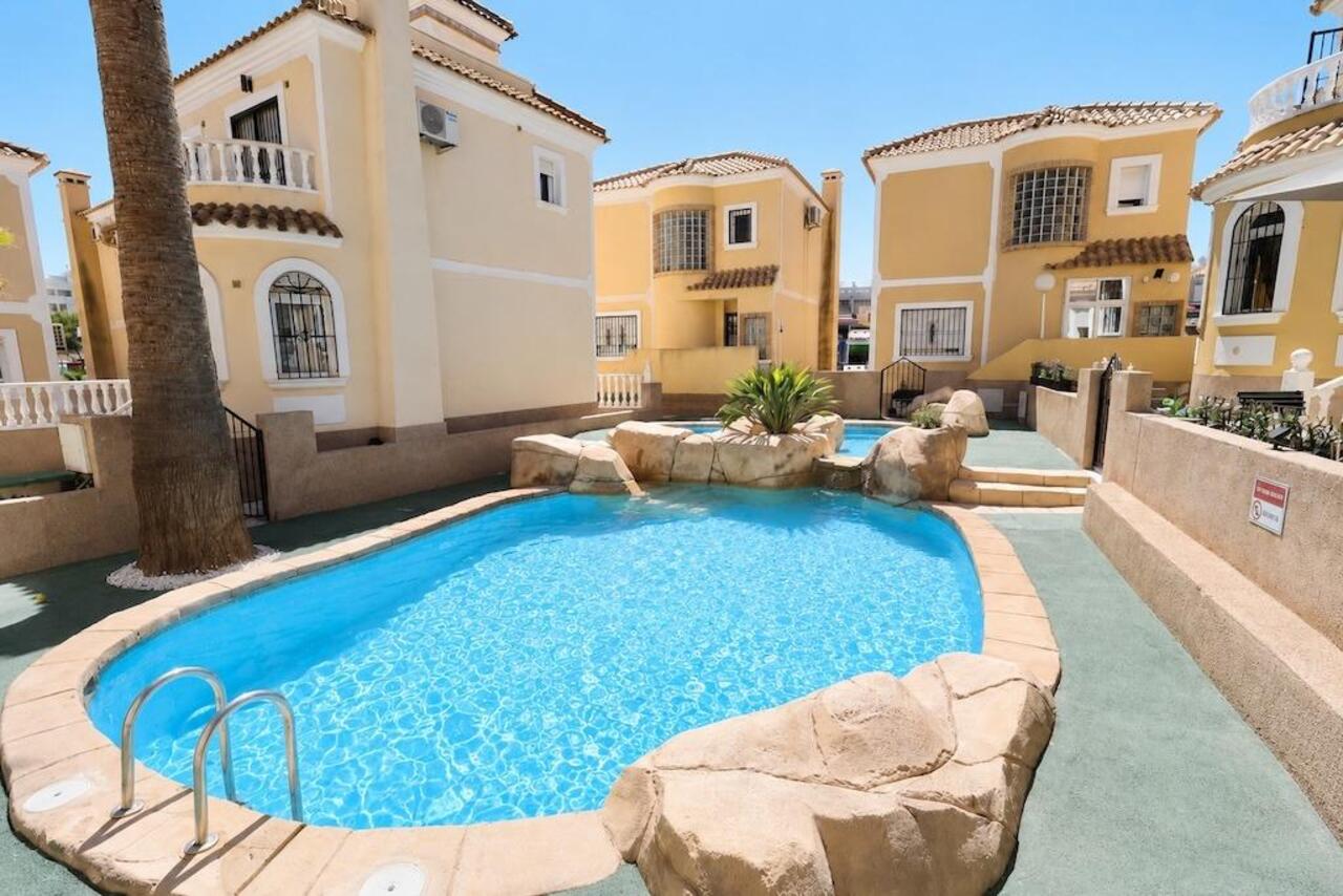 COR3027-2344: Villa for sale in Orihuela Costa